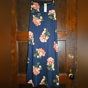 NWT Agnes & Dora Side Slit Maxi Skirt - Size XS
